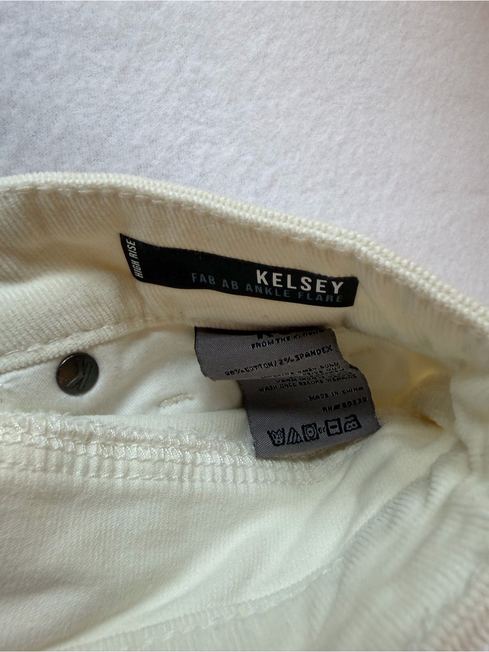 Kut from the Kloth High Rise Kelsey Women's Cream Courdoroy Jeans size 4 - Picture 9 of 11